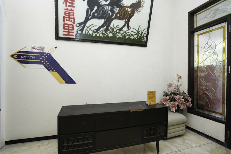 Hotel Spot On 2483 Salju Korea Residence