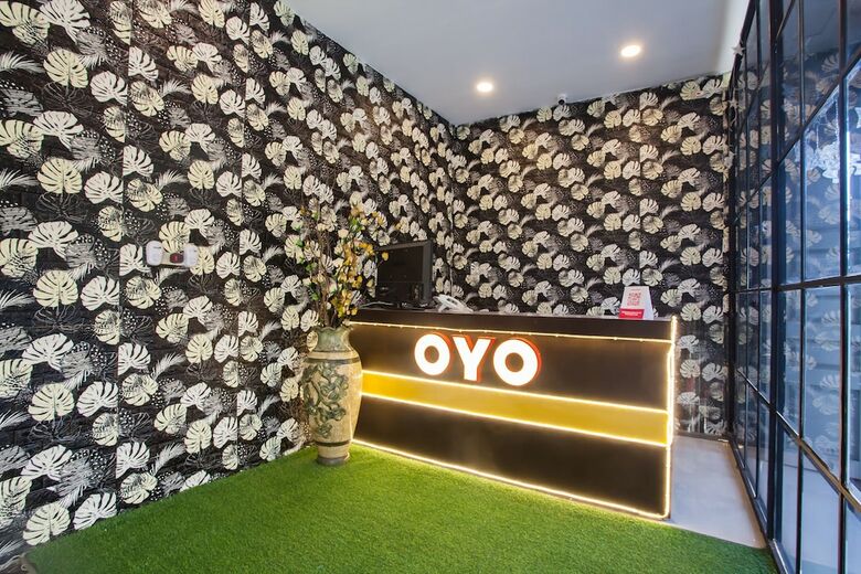 Oyo 2361 Hotel Winston
