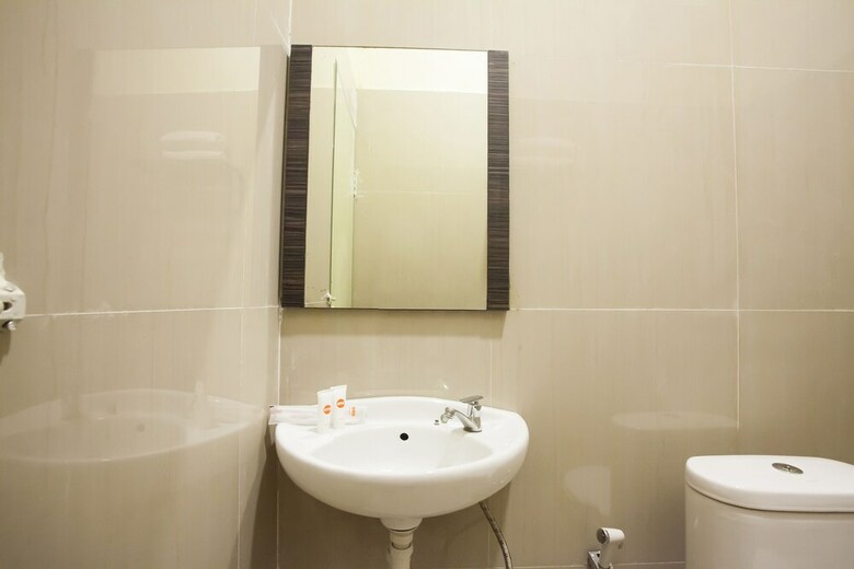 Oyo 2361 Hotel Winston