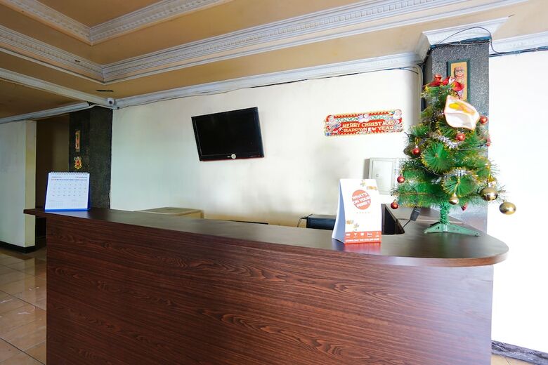 Oyo 2217 Galaxy Hotel