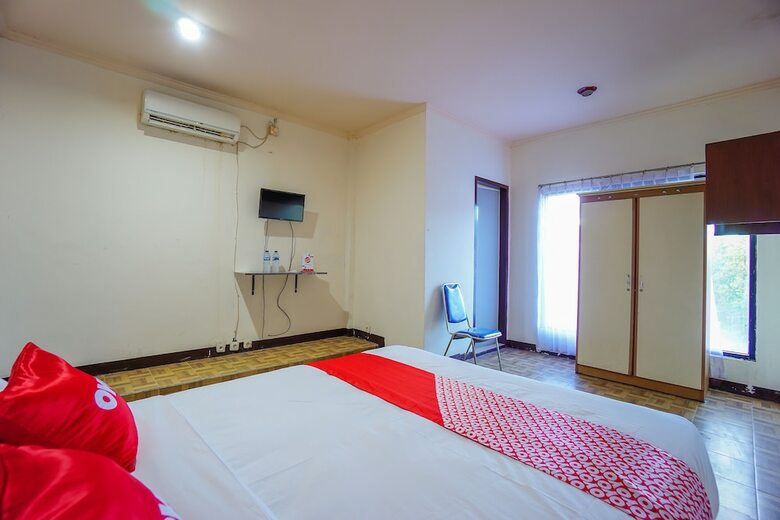 Oyo 2217 Galaxy Hotel