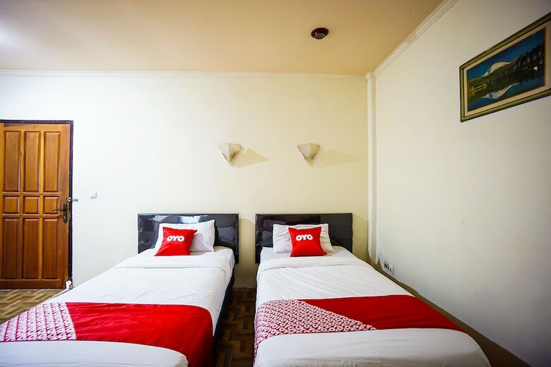 Oyo 2217 Galaxy Hotel