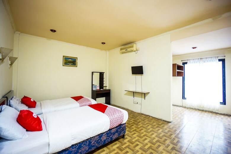 Oyo 2217 Galaxy Hotel