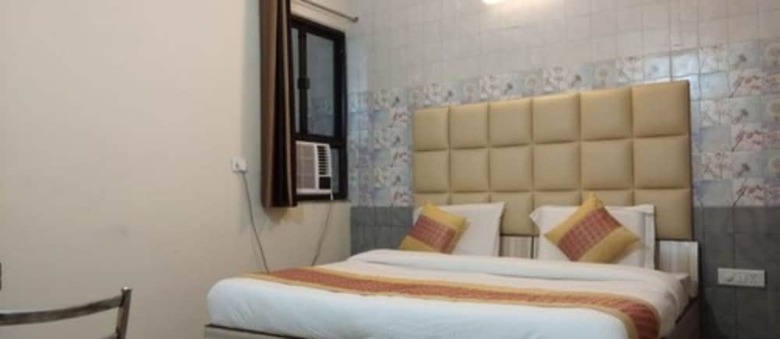 Adb Rooms Hotel Clink Residency