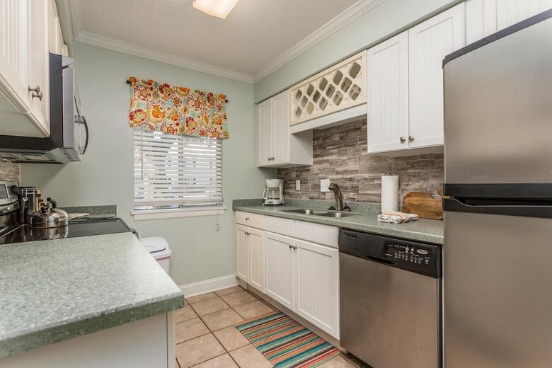 Ocean Walk Three Bedrooms By Hodnett Cooper