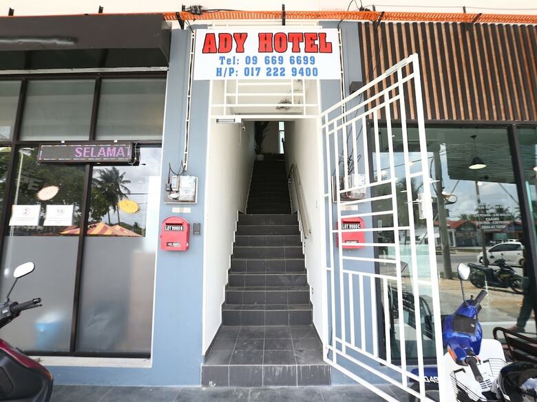 Oyo 89678 Ady Hotel
