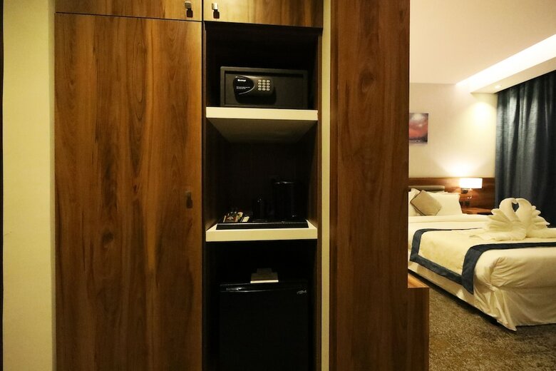Eva Hotel