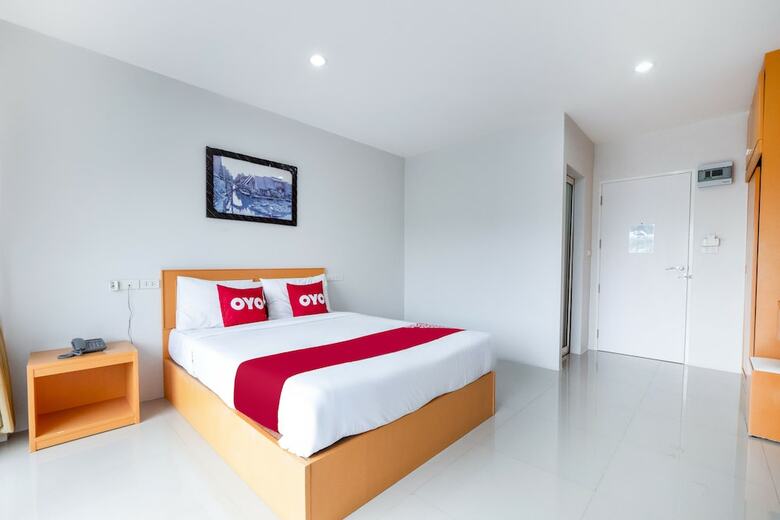 Hotel Oyo 689 Treeyapat Place