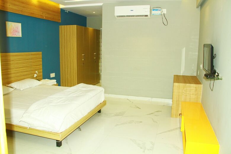 Sri Sampoorna Hotel