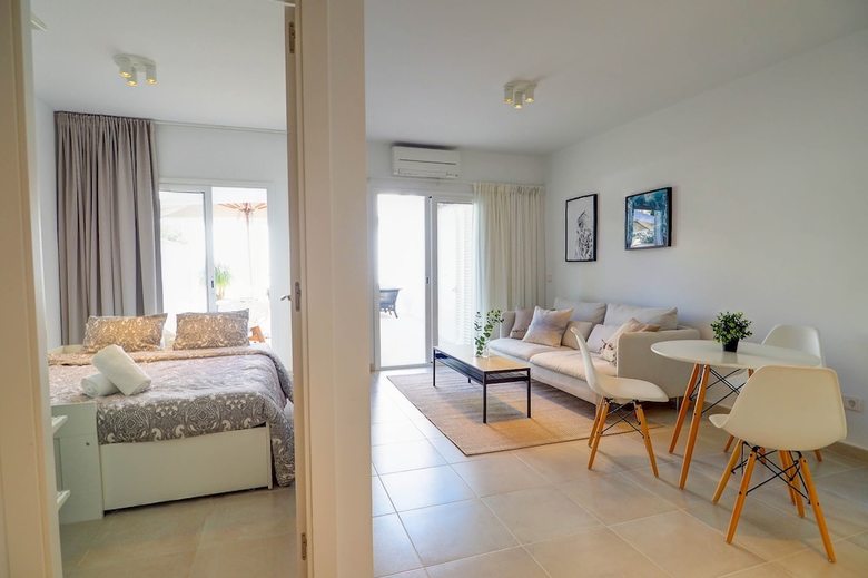 San Sebastian Apartment With Patio