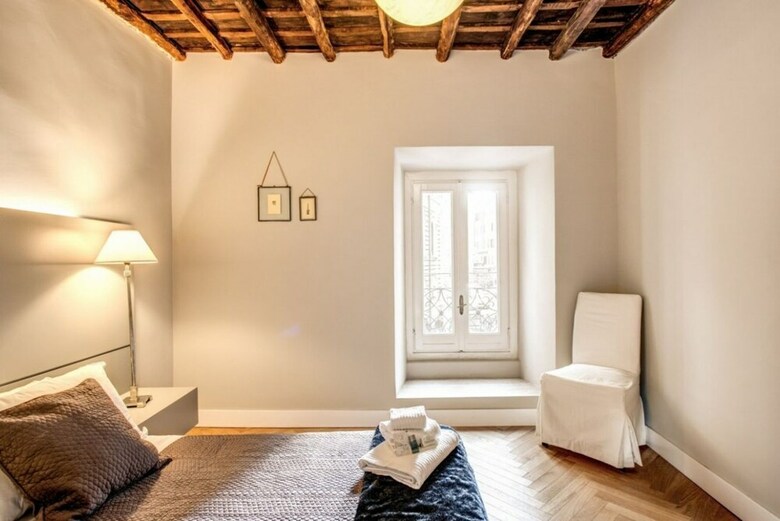 Trevi Fountain Superior 3 Bdr Apartment