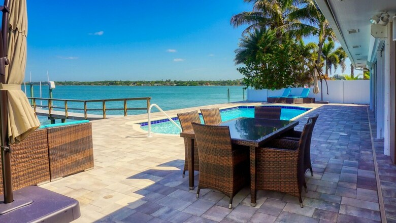 Treasure Island Intercoastal Boat Dock Pool 7989 By Techtravel