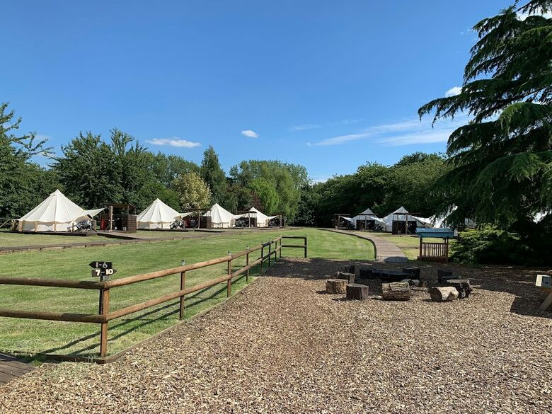 Cabana Oak Lodge Retreat - Glamping 1