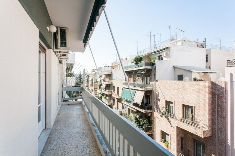 Apartamentos Chill Like A Local In Condo