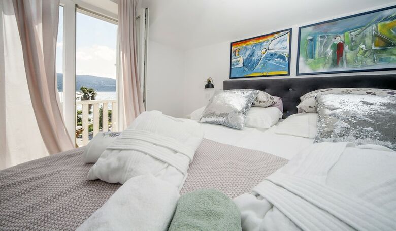 Sweet Village Hotel By The Sea