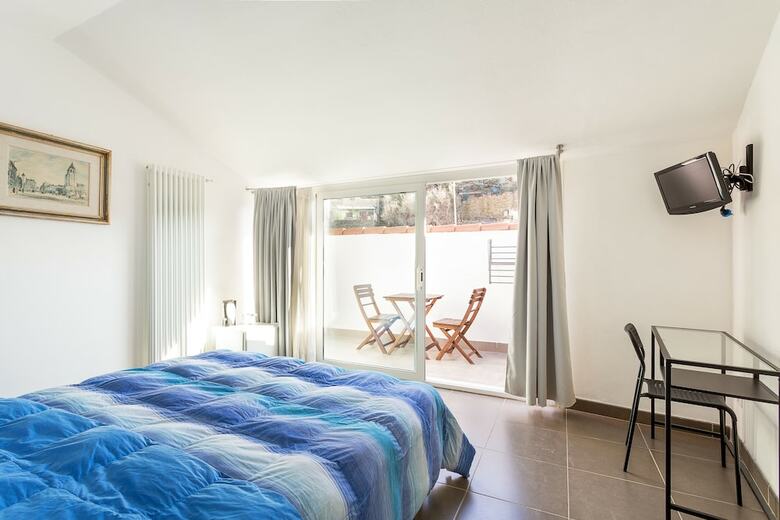Hotel Vernazza Rooms & Apartments