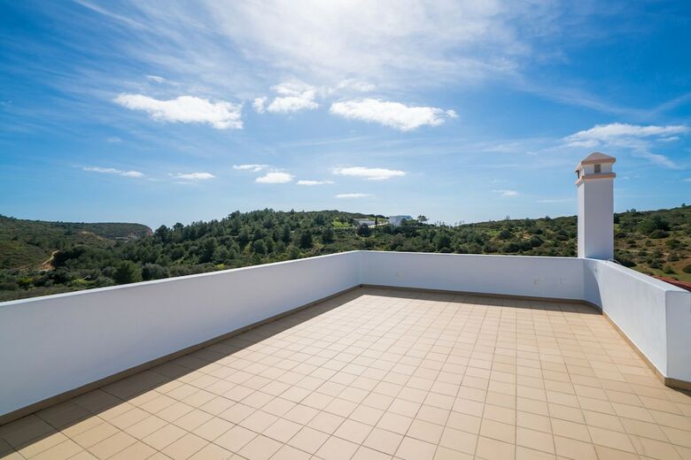 Inviting 4-bed Villa In Burgau With Private Pool