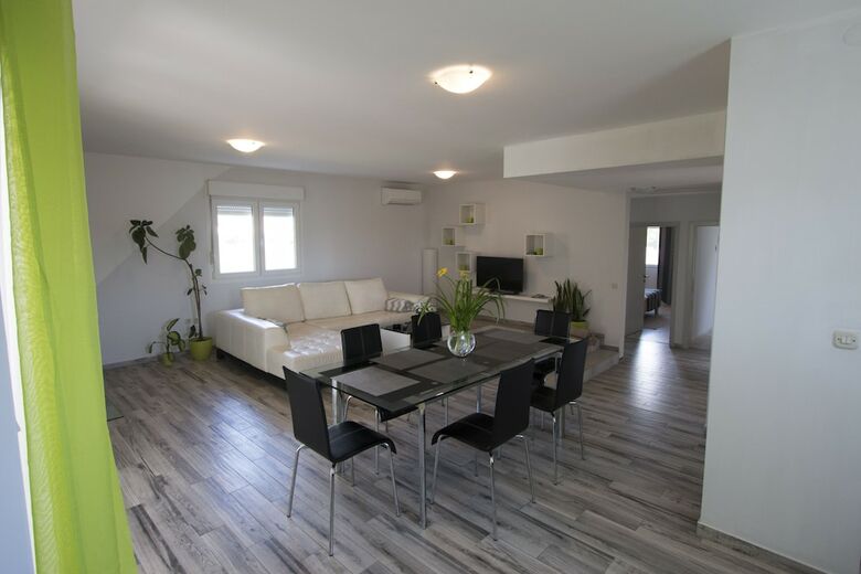Cosy And Lovely Villa Trosti With A Pool