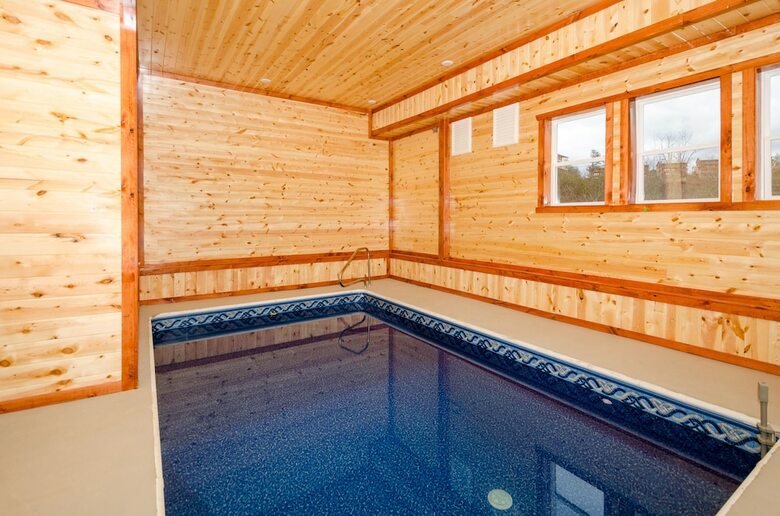 Smokystays 6 Br Cabin W Indoor/heated Pool