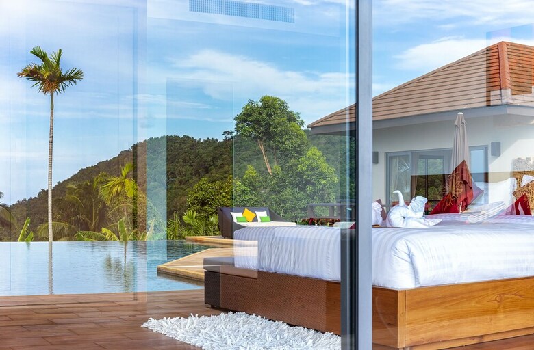 4 Bedroom Sea View Villa Bubbles