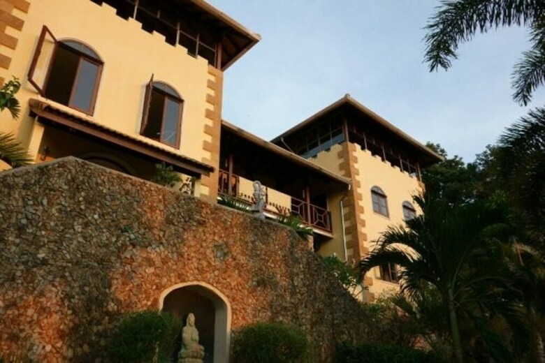 Ever Dreamed Of Staying In A 4 Bedroom Castle