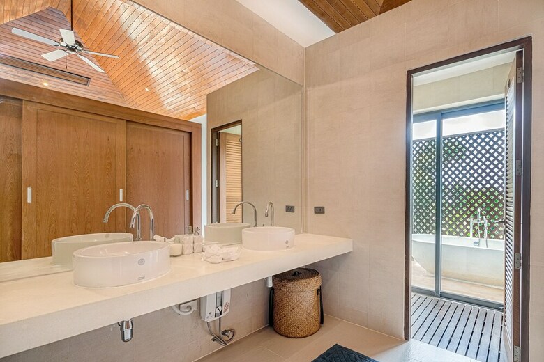 1 Bedroom Sea View Villa Bubbles