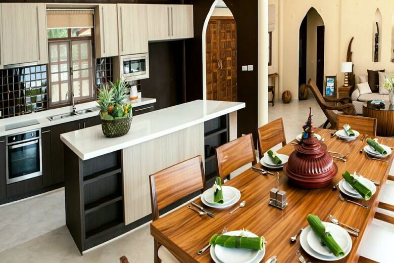 5 Bedroom Sea Breeze Villa