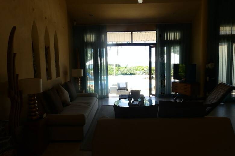 5 Bedroom Sea Breeze Villa