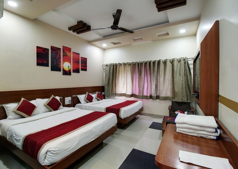 Hotel Sunset Inn Mount Abu With Swimming Pool