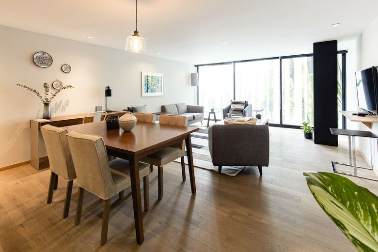 Apartamento Executive 1br Oasis With Kitchen & Private Balcony