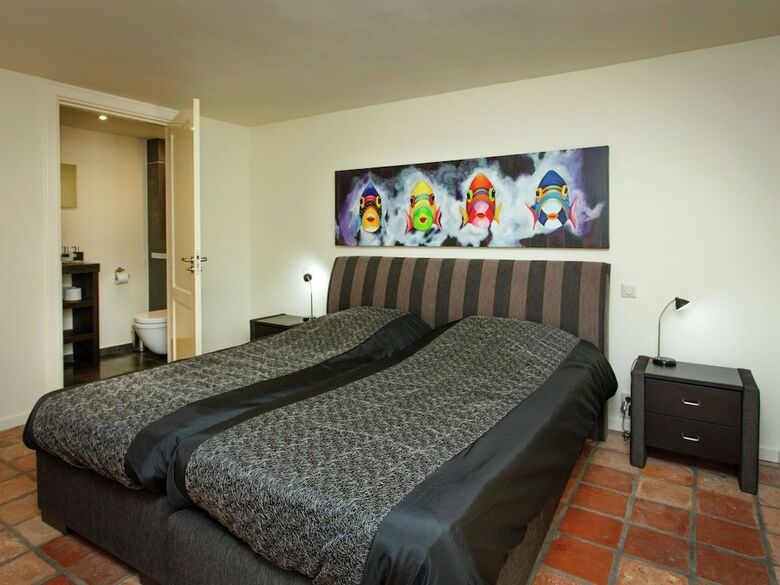 Lush Holiday Home In Oeffelt With 2 Saunas & Jacuzzis