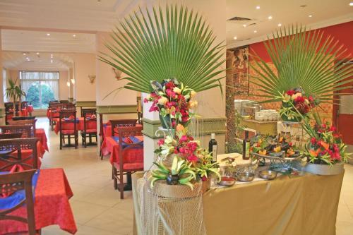 Hotel King Tut Aqua Park Beach Resort