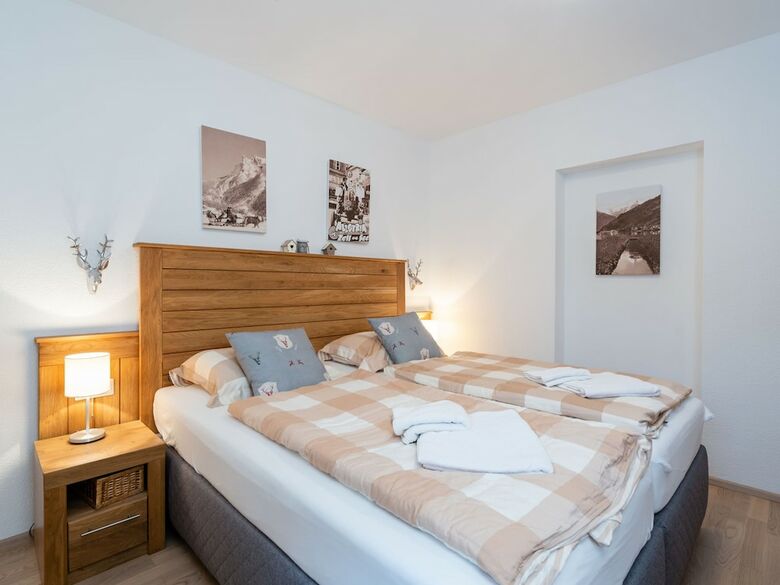 Luxurious Apartment In F�rth With Pool