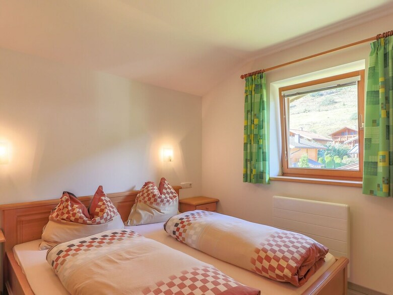 Cozy Apartment In M�hlbach With Parking