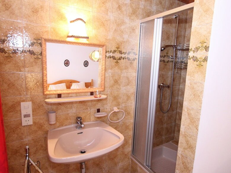 Spacious Chalet With Sauna In Piesendorf