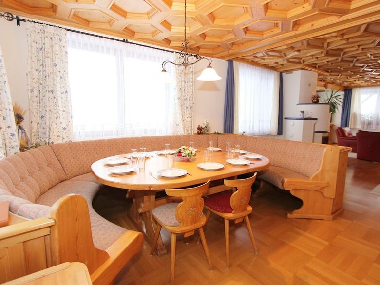 Spacious Chalet With Sauna In Piesendorf