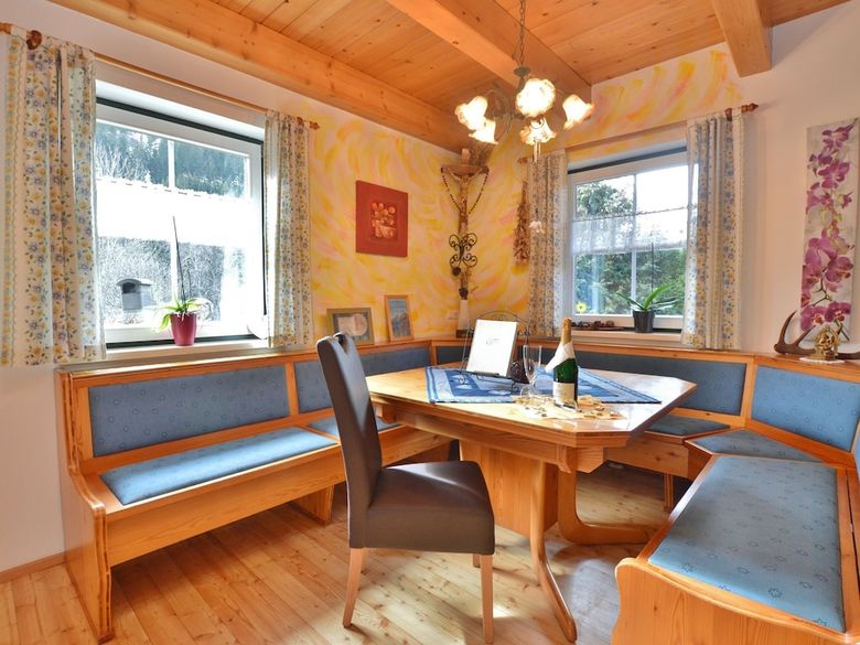 Beautiful Chalet With Infrared Sauna In Stadi An de Mur