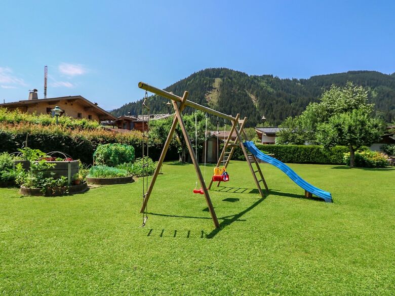 Spacious Apartment In Kitzbuhel With Balcony