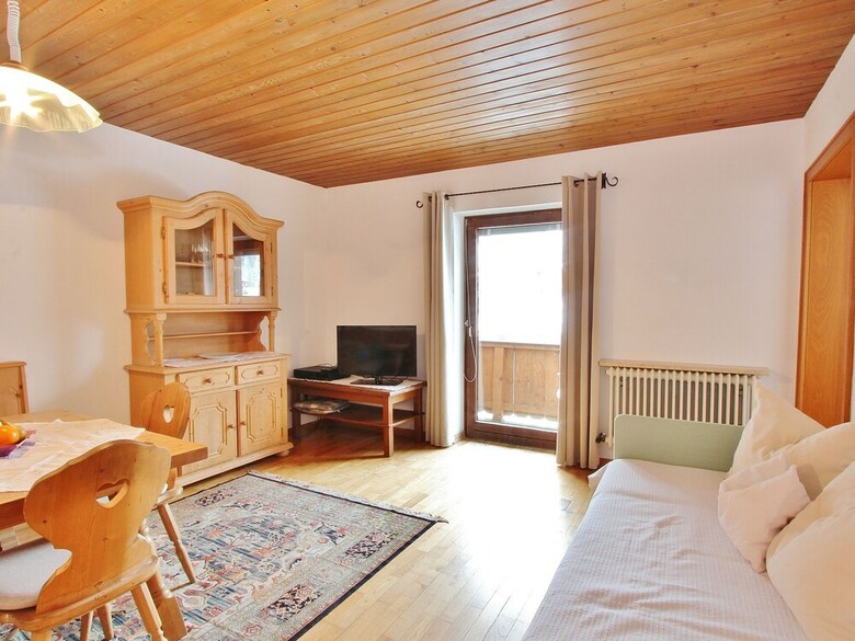 Spacious Apartment In Kitzbuhel With Balcony