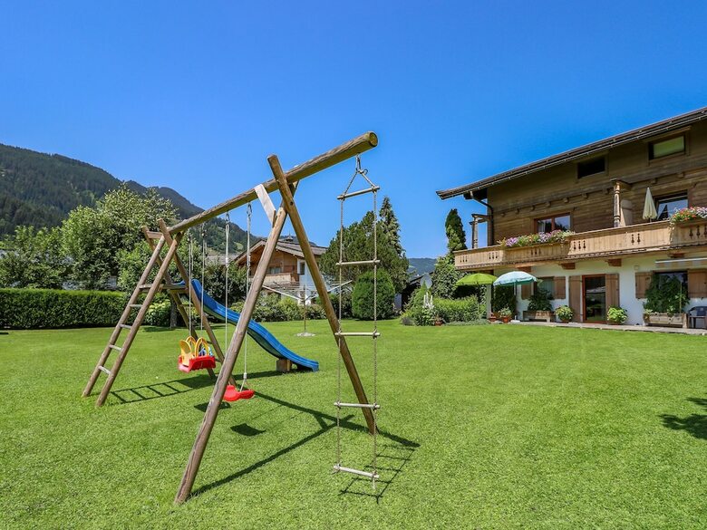 Spacious Apartment In Kitzbuhel With Balcony