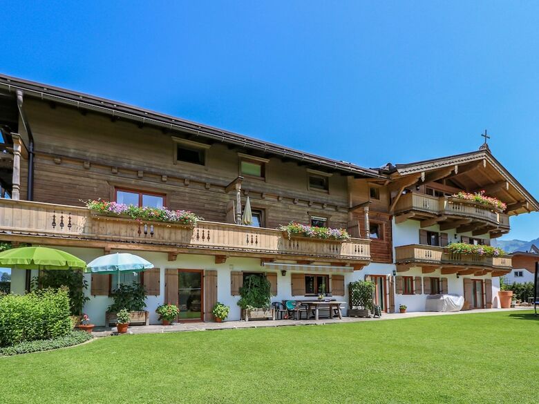 Spacious Apartment In Kitzbuhel With Balcony