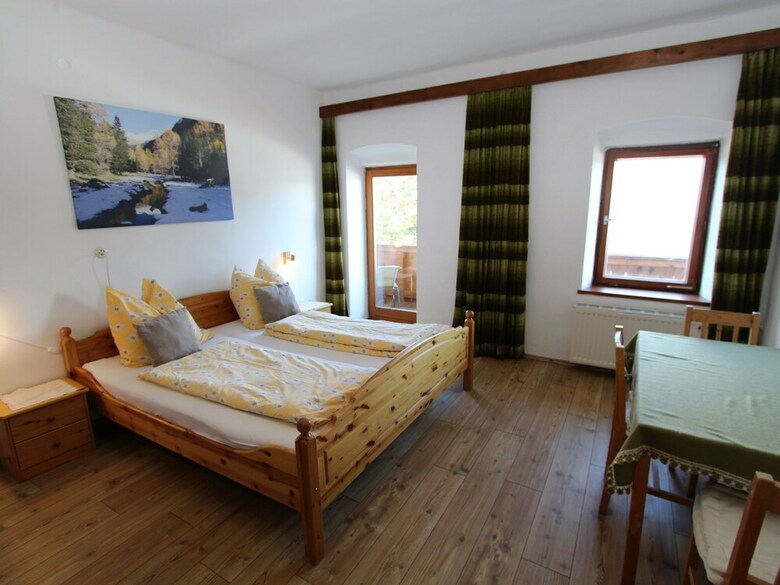 Spacious Holiday Home In Pfaffenberg With Garden