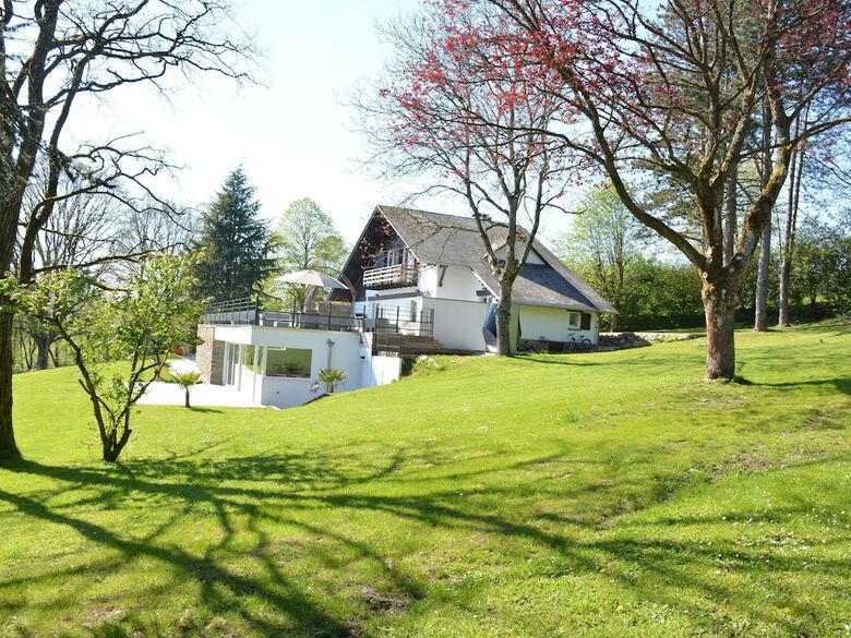 Stately Chalet In Stoumont With Pool & Sauna