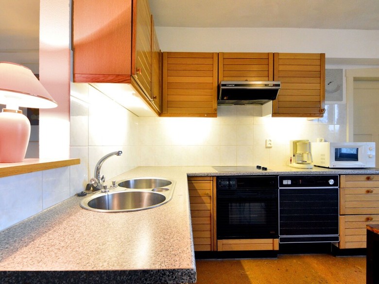 Detached Group House, Quietly Located With Garden And Separate Entrances