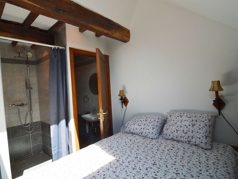 Country Cottage For Groups With A Pool Table And Professional Kitchen