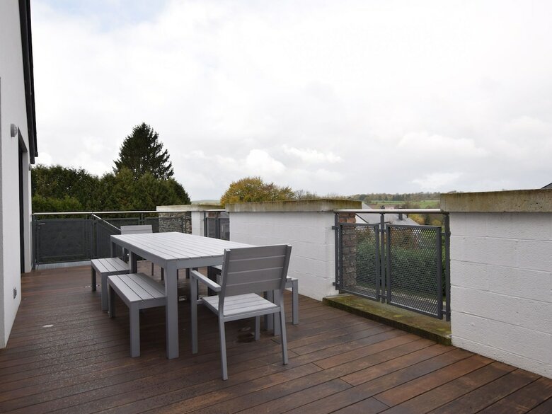Cozy Apartment In L�glise With Terrace
