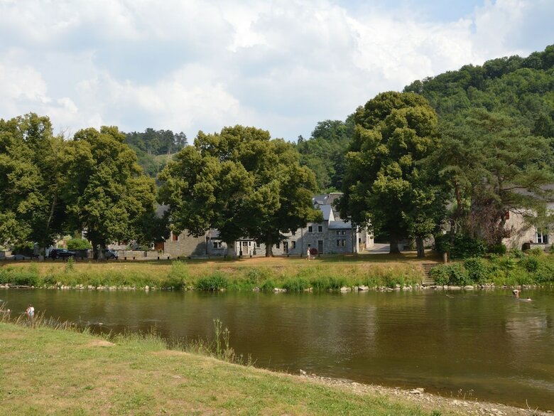 Luxury Cottage In Hamoir Beside A River