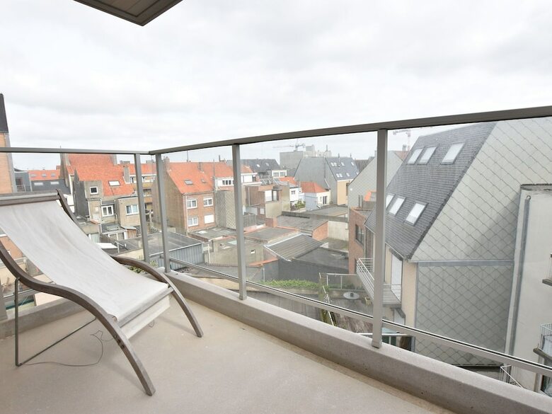 Modern Apartment In Bredene With Balcony