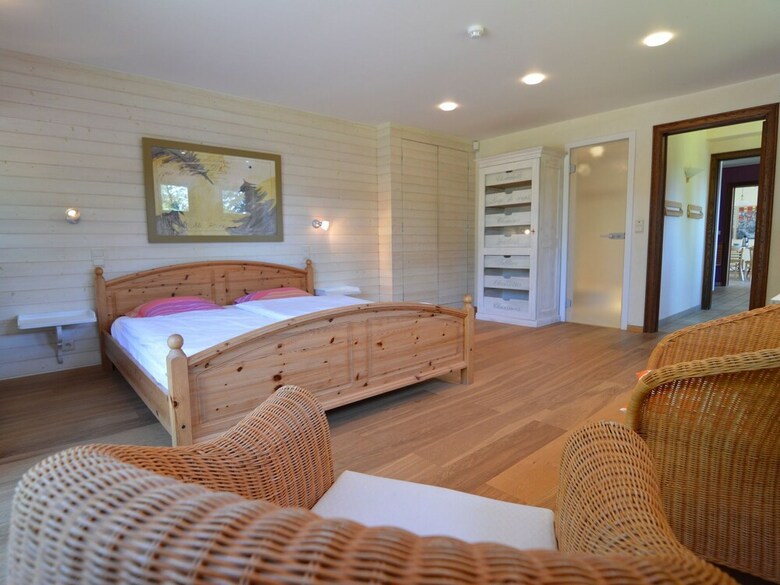 Charming Holiday Home In Robertville With Steambath