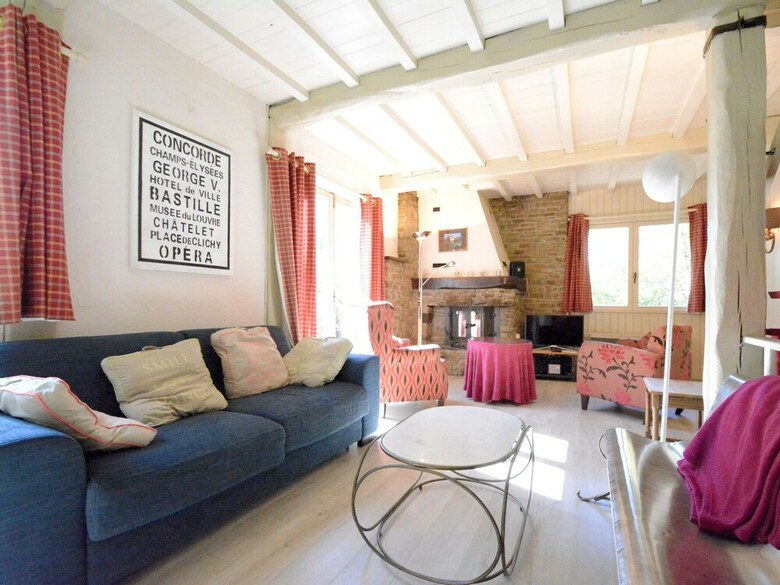 Luxury Pet-friendly Chalet In Bi�vre Near Forest